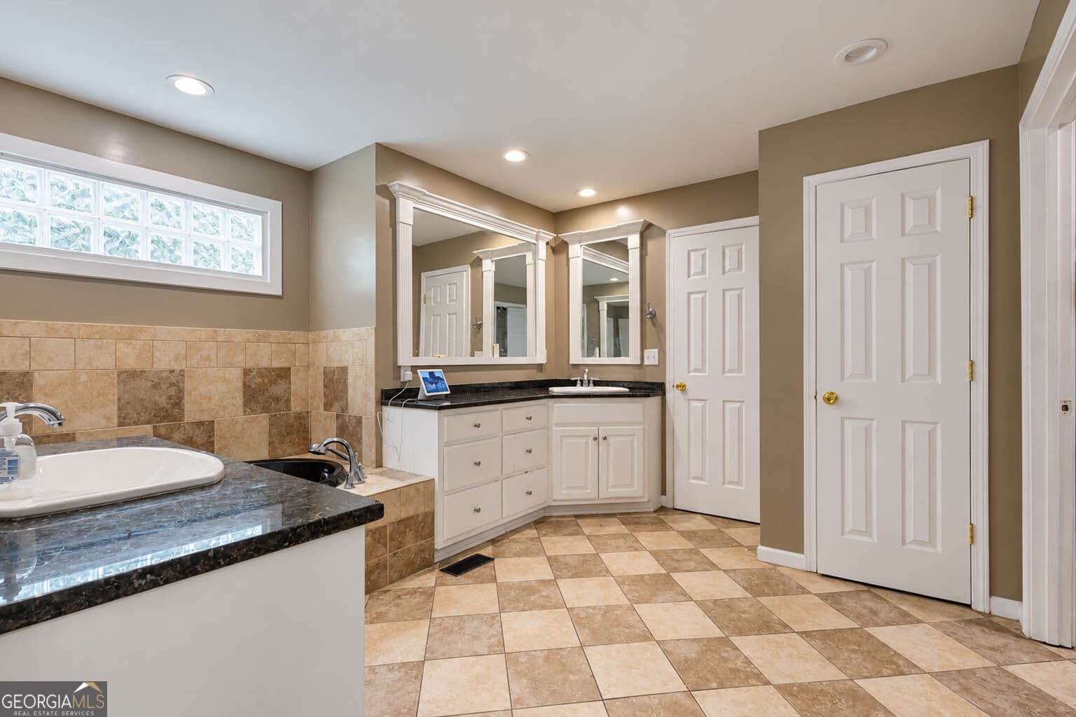 5 bedroom, 3.5 bathroom, 3,355 sq ft single family residence for sale at 185 Bartlett Circle, Bowdon, GA 30108 — photo 9