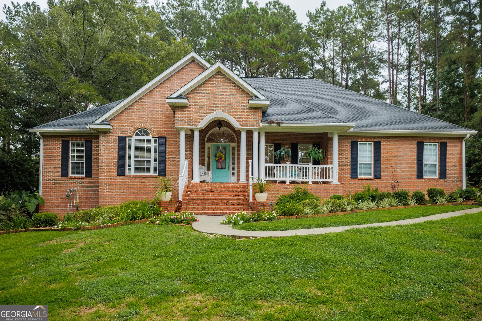 4 bedroom, 2.5 bathroom, 2,562 sq ft single family residence for sale at 4723 Misty Valley Circle, Valdosta, GA 31602 — photo 2
