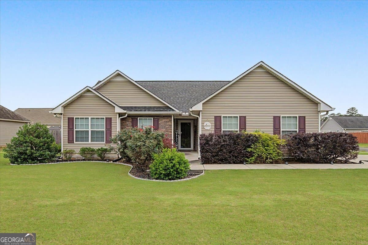 3 bedroom, 2 bathroom, 1,307 sq ft single family residence sold at 100 Legacy Lane, Calhoun, GA 30701