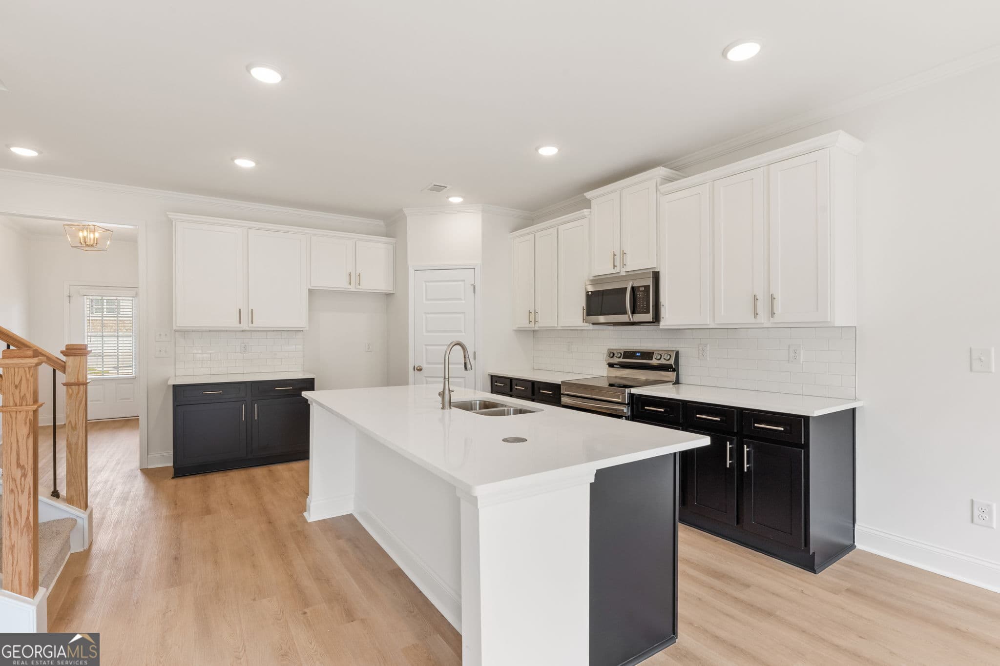 5 bedroom, 3 bathroom, 2,551 sq ft single family residence for sale at 7424 Rocklin Lane, Flowery Branch, GA 30542 — photo 8