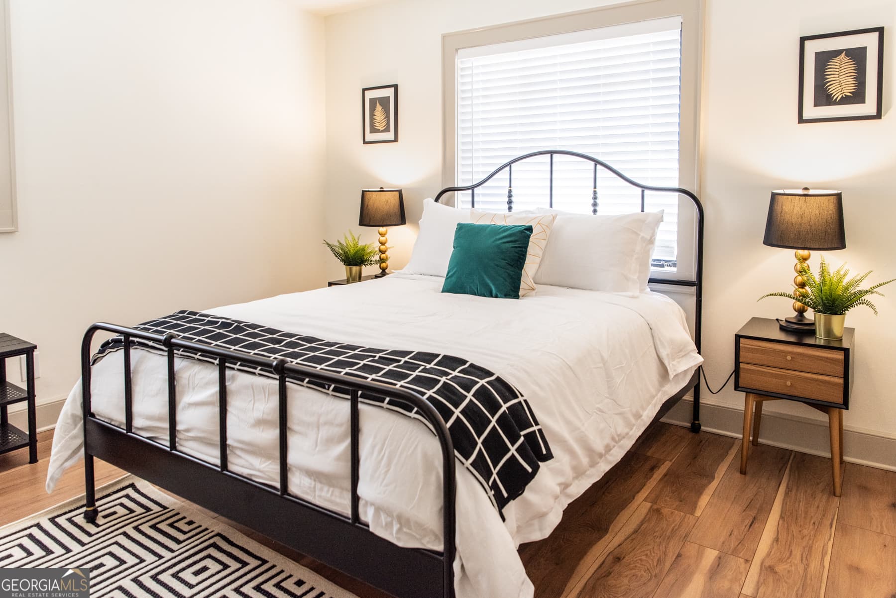 4 bedroom, 2 bathroom single family residence for rent at 907 White Street, Atlanta, GA 30310 for $5,616 a month — photo 9