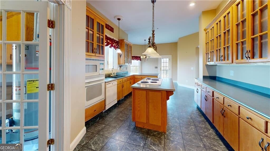 3 bedroom, 2.5 bathroom, 2,911 sq ft single family residence for sale at 139 Harris Lane, Lafayette, GA 30728 — photo 4