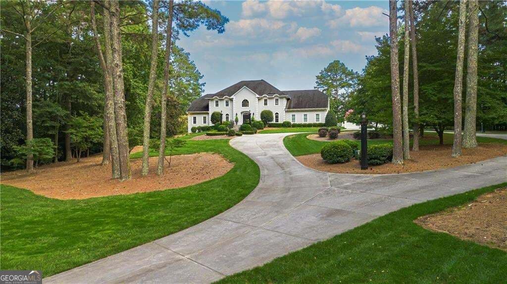 6 bedroom, 5.5 bathroom, 8,801 sq ft single family residence for sale at 1985 Birmingham Road, Alpharetta, GA 30004 — photo 6