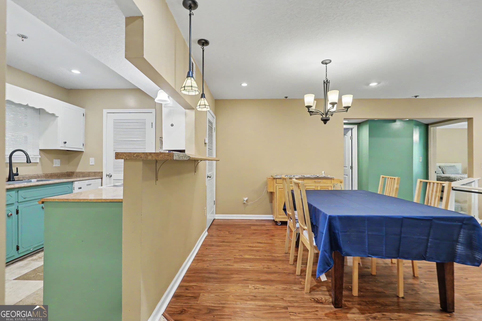 3 bedroom, 2 bathroom, 1,653 sq ft condominium for sale at 227 Shakespeare Drive #301, Clayton, GA 30525 — photo 8