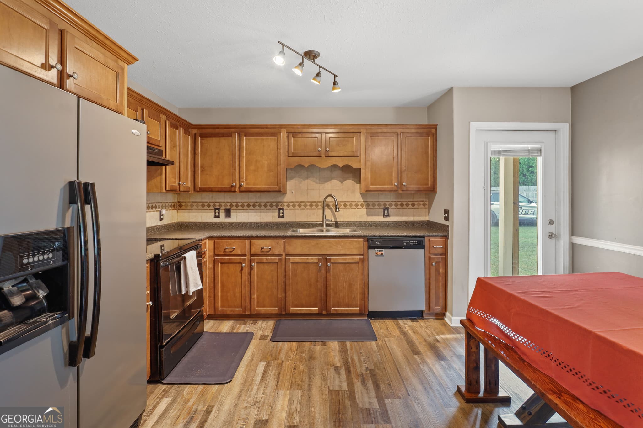 3 bedroom, 2 bathroom, 1,228 sq ft single family residence for sale at 104 Sandalwood Circle, Statesboro, GA 30458 — photo 4