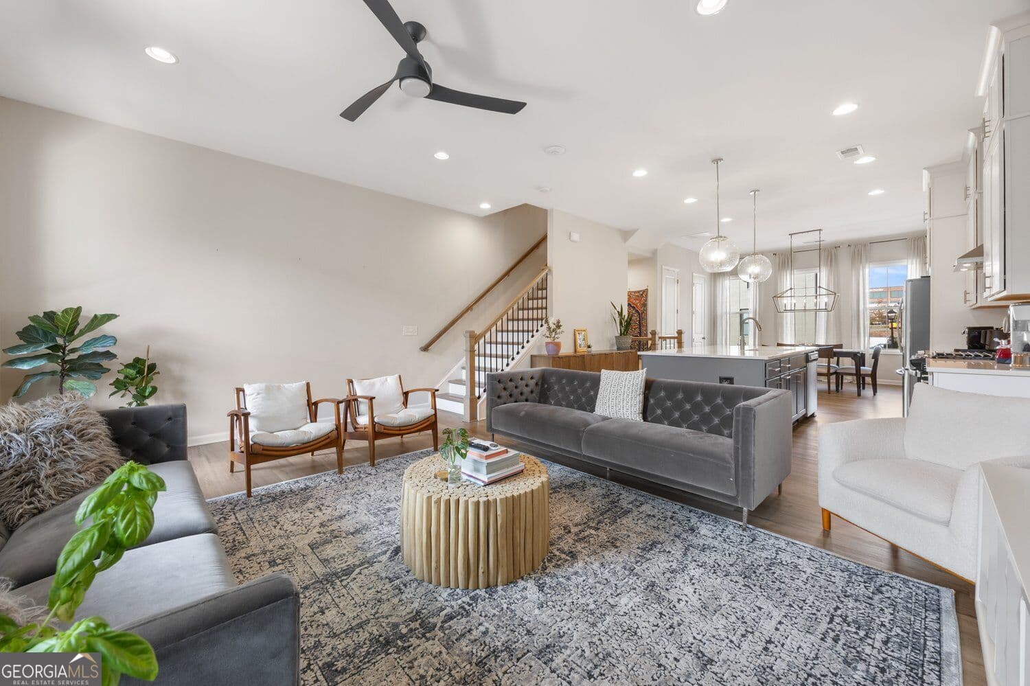 3 bedroom, 3.5 bathroom, 2,024 sq ft townhouse for sale at 6515 Cortland Walk, Alpharetta, GA 30005 — photo 2