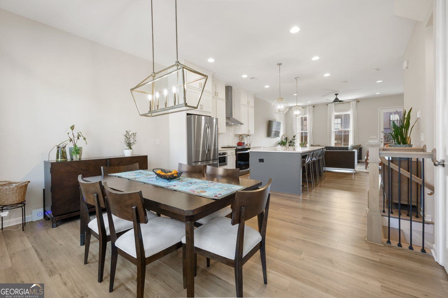 3 bedroom, 3.5 bathroom, 2,024 sq ft townhouse for sale at 6515 Cortland Walk, Alpharetta, GA 30005 — photo 6