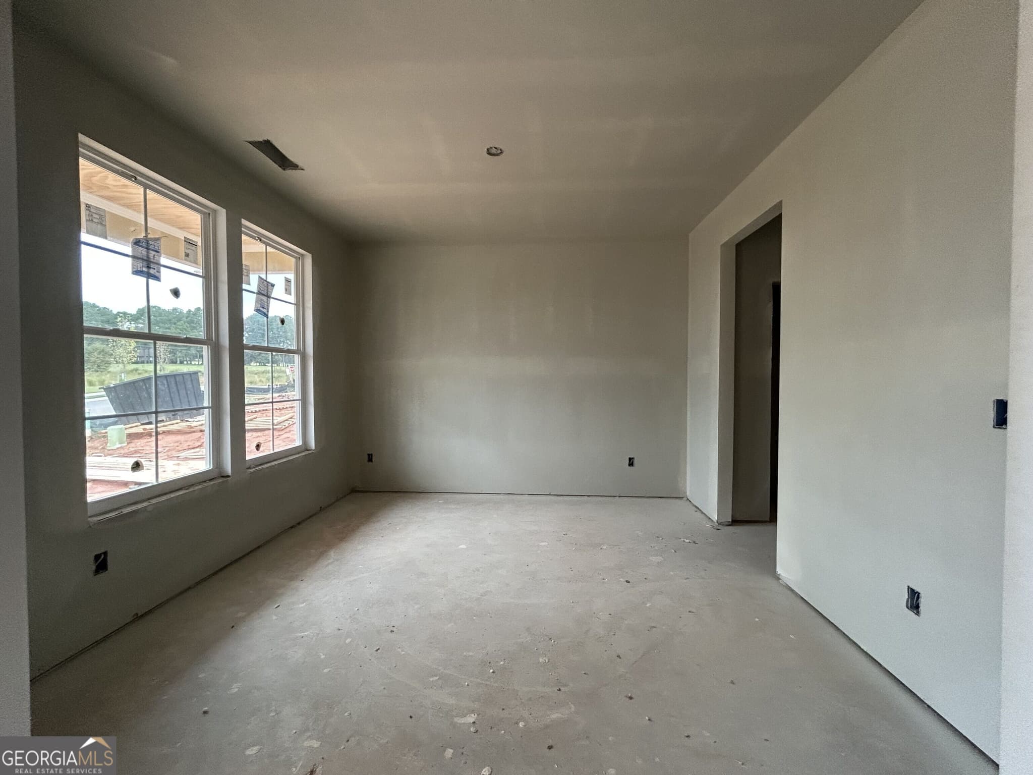 4 bedroom, 2.5 bathroom, 2,159 sq ft single family residence for sale at 190 Ruby Robin Road, Jefferson, GA 30549 — photo 2