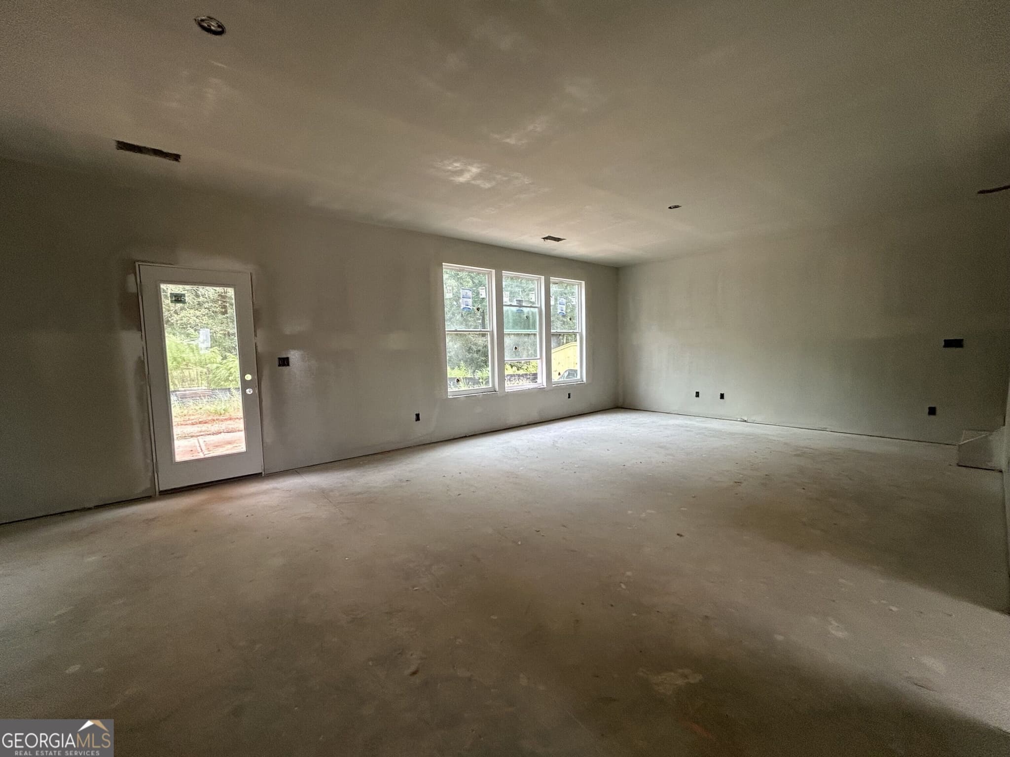 4 bedroom, 2.5 bathroom, 2,159 sq ft single family residence for sale at 190 Ruby Robin Road, Jefferson, GA 30549 — photo 4