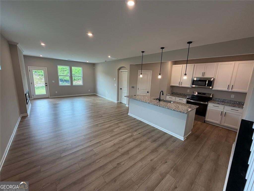 3 bedroom, 1.5 bathroom, 2,187 sq ft townhouse for sale at 42 Gold Dust Drive, Dawsonville, GA 30534 — photo 3