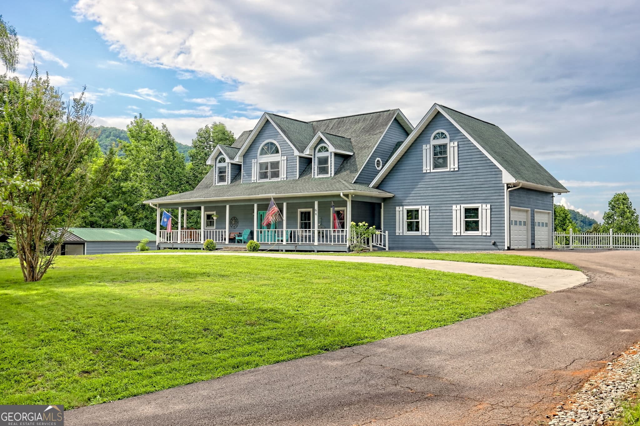 3 bedroom, 4.5 bathroom, 3,600 sq ft single family residence sold at 64 Old Laurel Lane, Franklin, NC 28734