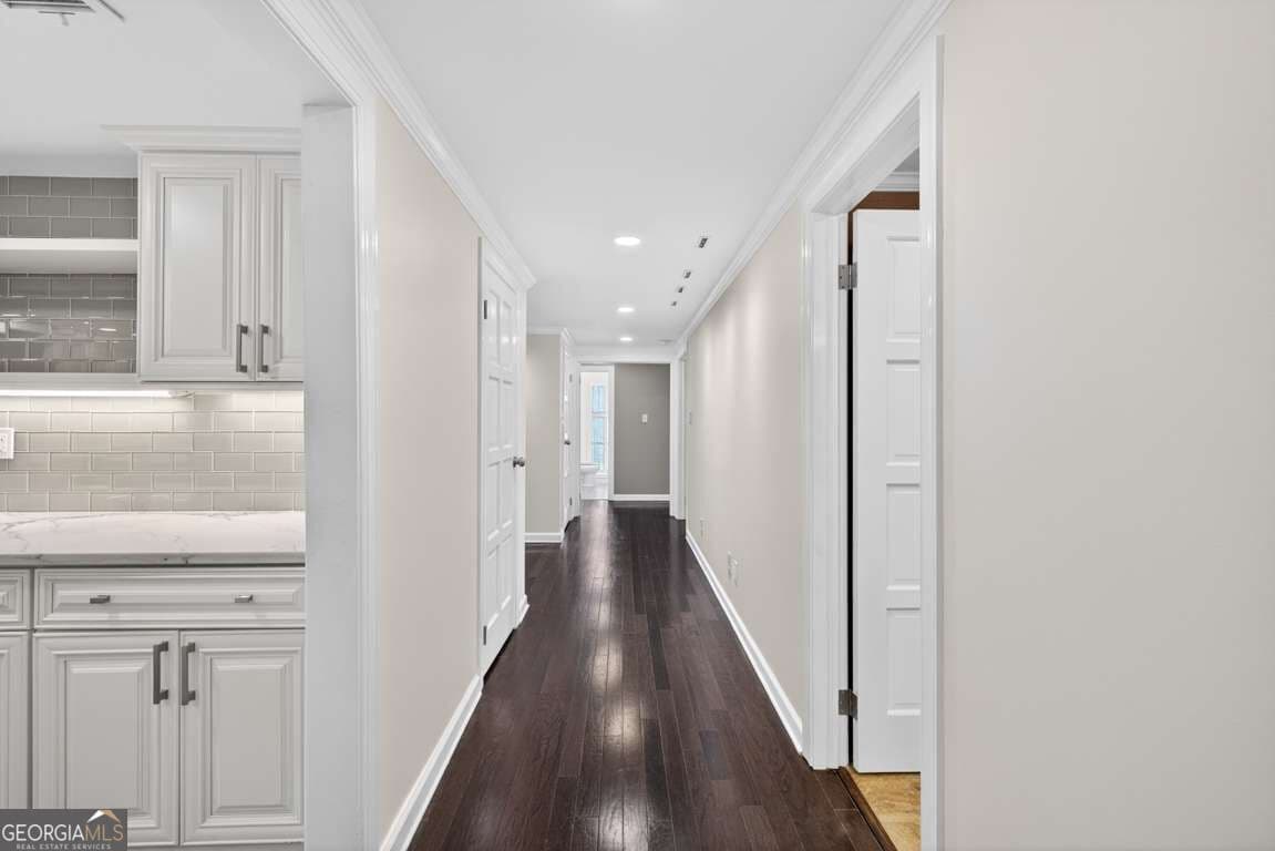 2 bedroom, 2.5 bathroom, 2,570 sq ft condominium for sale at 2769 Peachtree Road 10, Atlanta, GA 30305 — photo 3