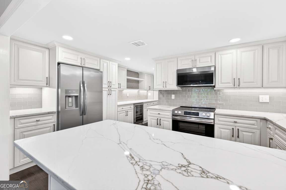 2 bedroom, 2.5 bathroom, 2,570 sq ft condominium for sale at 2769 Peachtree Road 10, Atlanta, GA 30305 — photo 8
