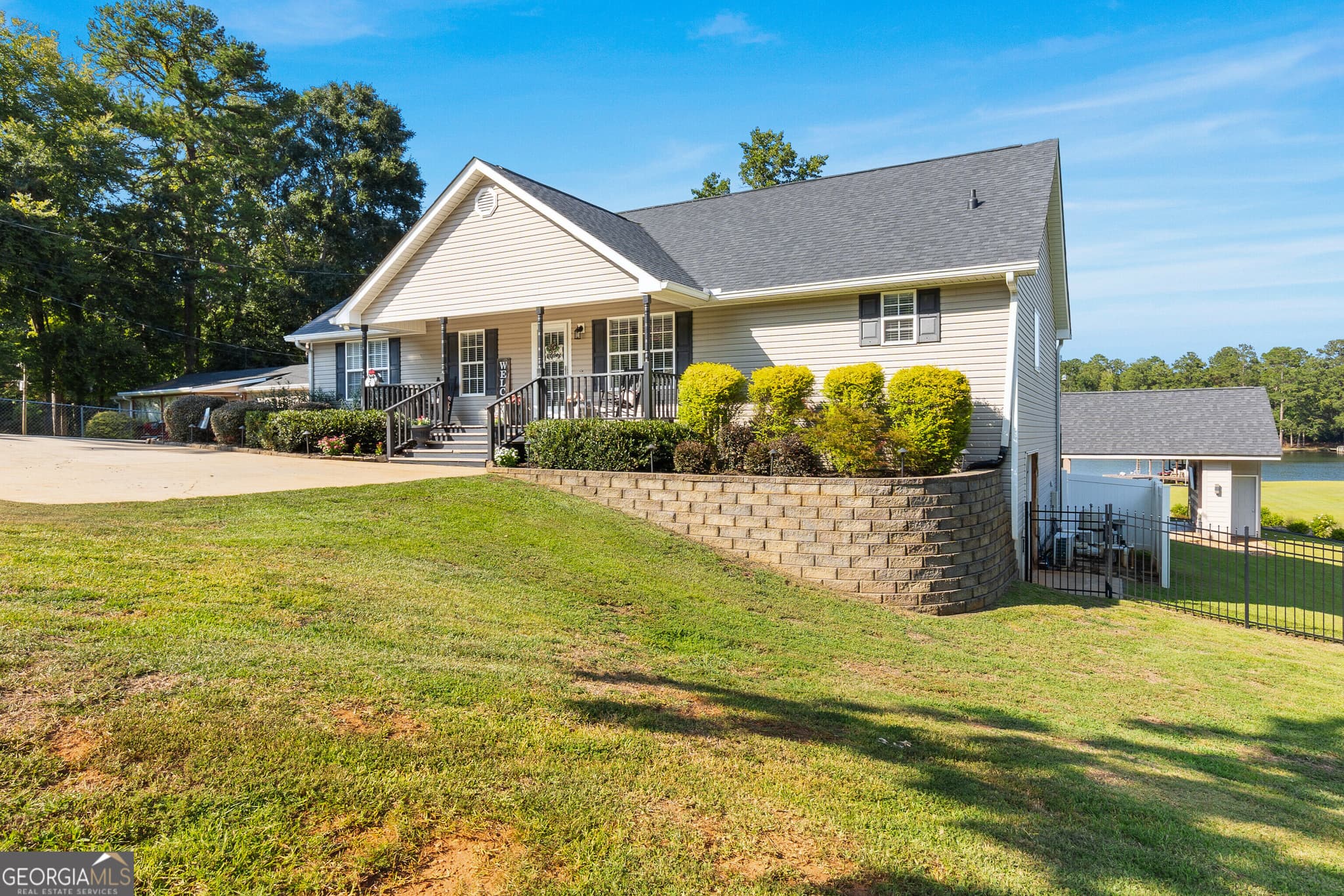 5 bedroom, 3 bathroom, 3,584 sq ft single family residence for sale at 110 Crooked Creek Bay Road, Eatonton, GA 31024 — photo 7
