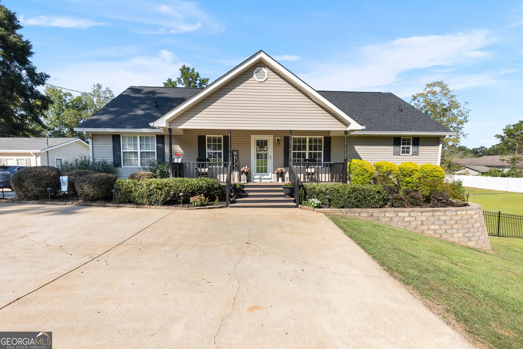 5 bedroom, 3 bathroom, 3,584 sq ft single family residence for sale at 110 Crooked Creek Bay Road, Eatonton, GA 31024 — photo 8