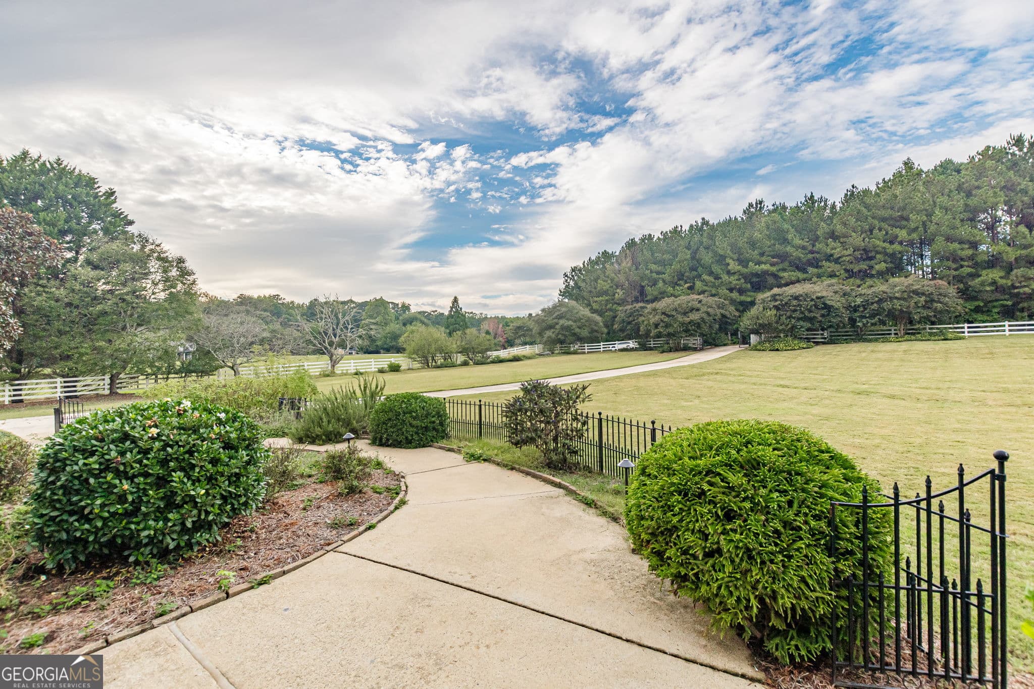 1 bedroom, 1 bathroom, 2,500 sq ft single family residence for rent at 160 Alexander Ware Place, Fayetteville, GA 30215 for $3,000 a month — photo 6