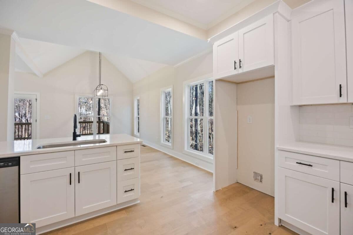 3 bedroom, 2.5 bathroom, 2,000 sq ft single family residence for sale at 360 Ansley Drive, Athens, GA 30605 — photo 5