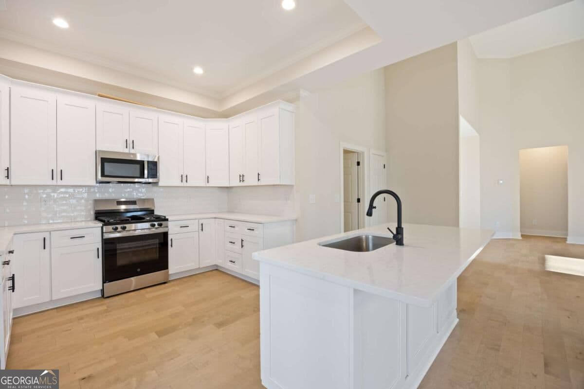 3 bedroom, 2.5 bathroom, 2,000 sq ft single family residence for sale at 360 Ansley Drive, Athens, GA 30605 — photo 4