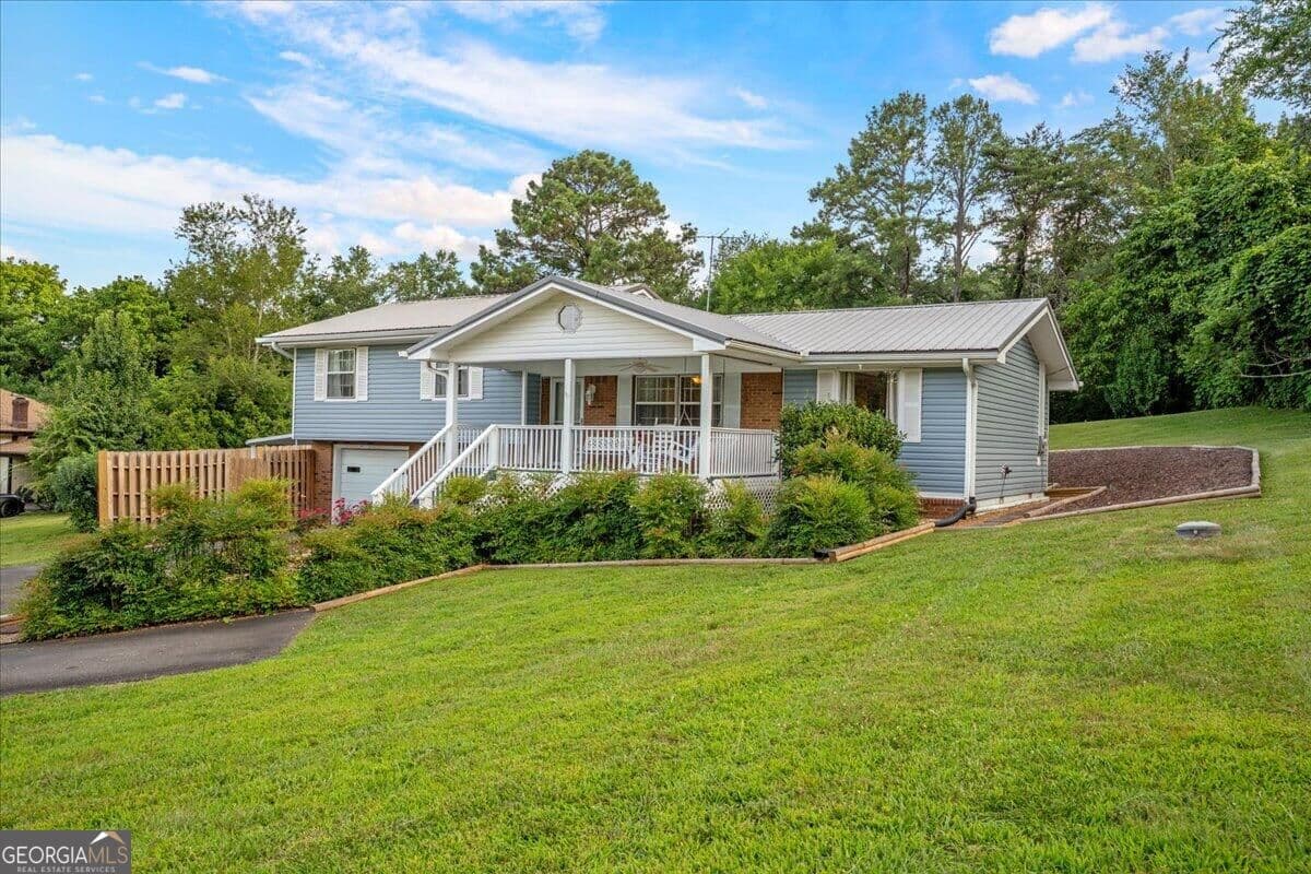 3 bedroom, 1.5 bathroom, 1,502 sq ft single family residence for sale at 1026 Bandy Lane, Ringgold, GA 30736 — photo 2