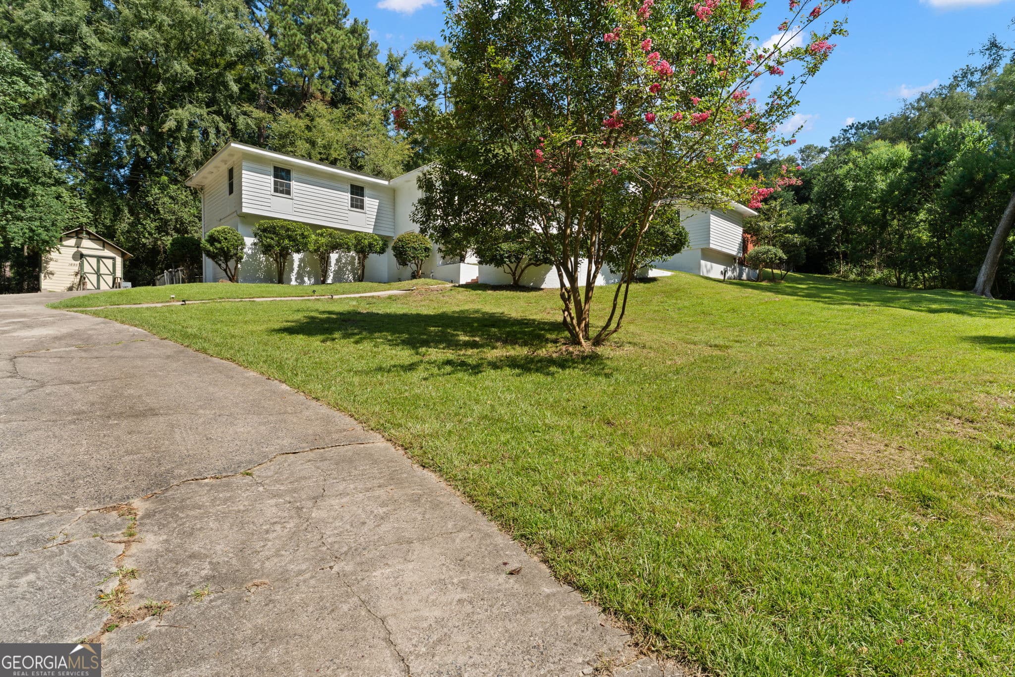 5 bedroom, 4 bathroom, 5,380 sq ft single family residence for sale at 1695 Briarcliff Road, Macon, GA 31211 — photo 3