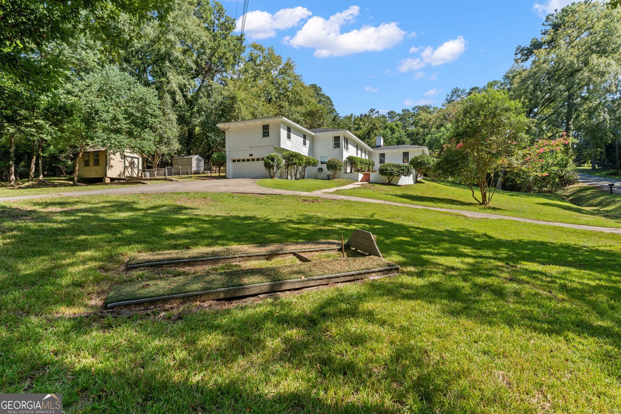 5 bedroom, 4 bathroom, 5,380 sq ft single family residence for sale at 1695 Briarcliff Road, Macon, GA 31211 — photo 4