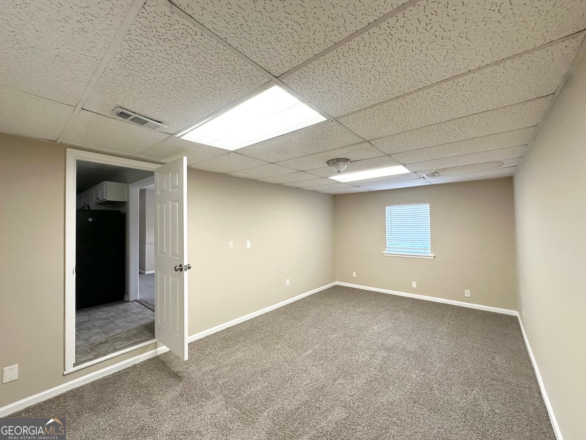 4 bedroom, 1 bathroom, 1,352 sq ft single family residence for sale at 6309 Wellington Way, Austell, GA 30106 — photo 6