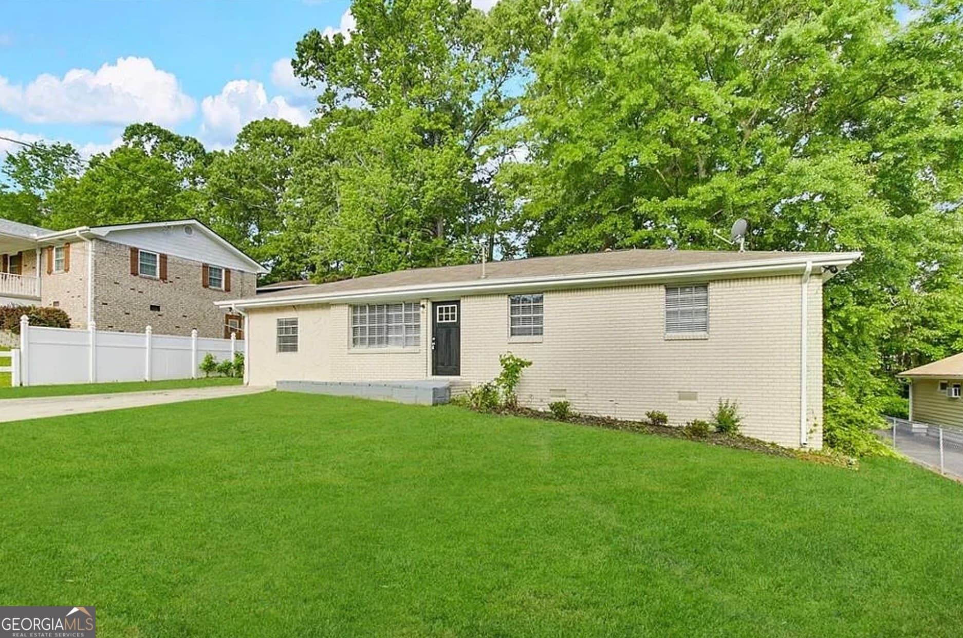 4 bedroom, 1 bathroom, 1,352 sq ft single family residence for sale at 6309 Wellington Way, Austell, GA 30106 — photo 1 of 12