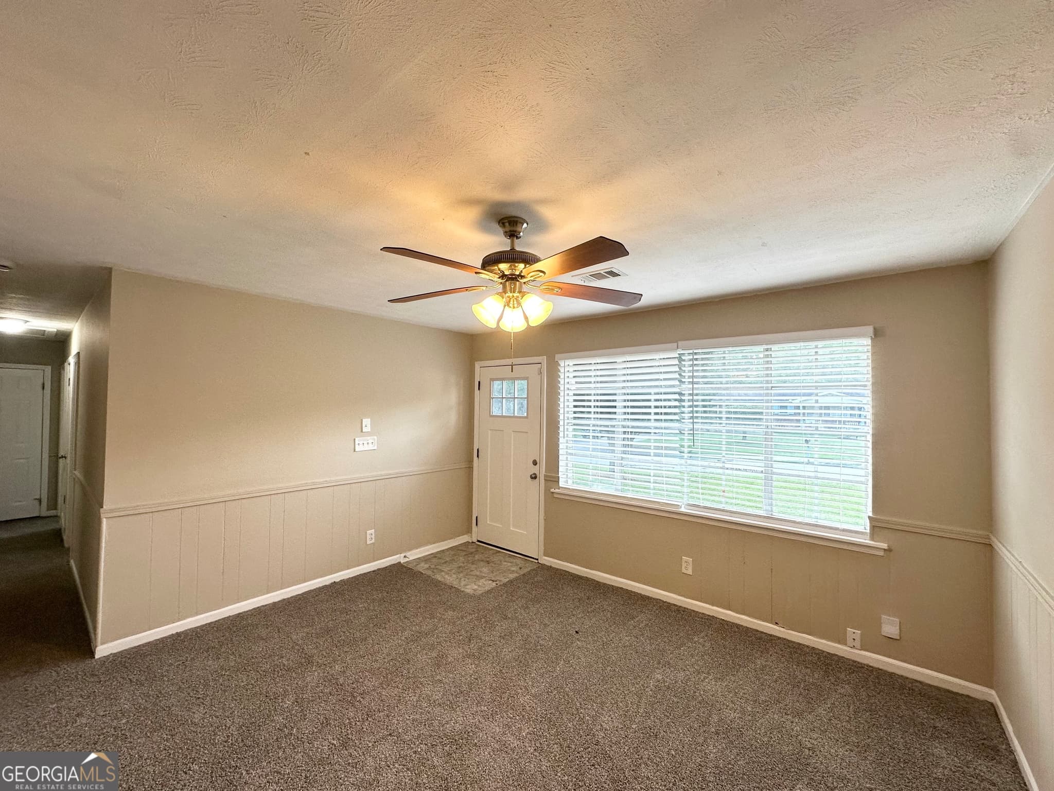 4 bedroom, 1 bathroom, 1,352 sq ft single family residence for sale at 6309 Wellington Way, Austell, GA 30106 — photo 4