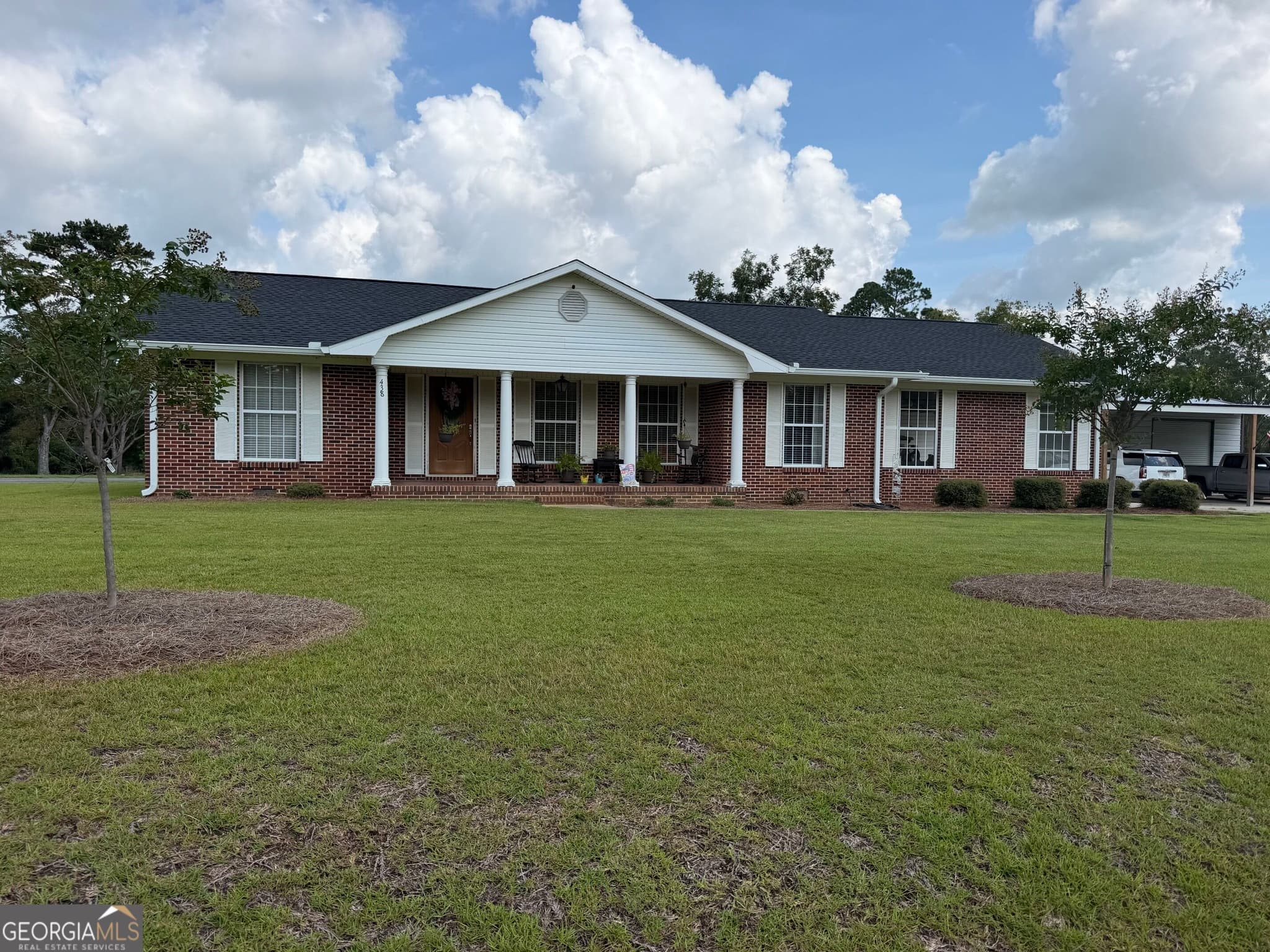3 bedroom, 2 bathroom, 1,846 sq ft single family residence for sale at 438 W Oglethorpe Avenue, Lyons, GA 30436 — photo 1 of 27