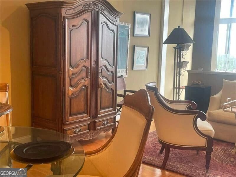 2 bedroom, 1 bathroom, 840 sq ft condominium for sale at 3060 Pharr Court North 821, Atlanta, GA 30305 — photo 2