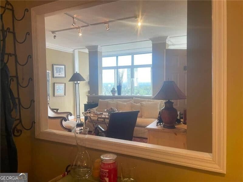 2 bedroom, 1 bathroom, 840 sq ft condominium for sale at 3060 Pharr Court North 821, Atlanta, GA 30305 — photo 3