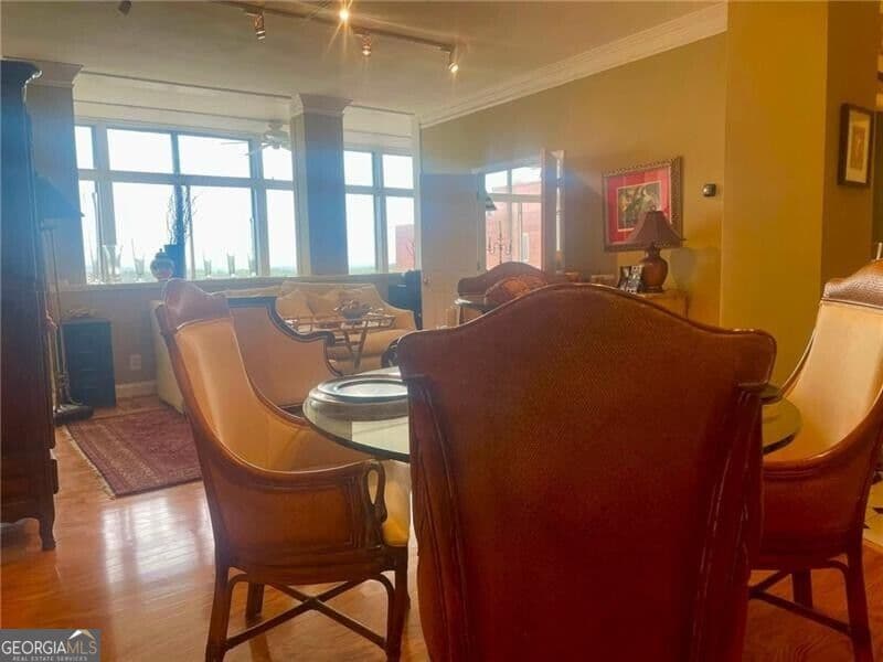 2 bedroom, 1 bathroom, 840 sq ft condominium for sale at 3060 Pharr Court North 821, Atlanta, GA 30305 — photo 5
