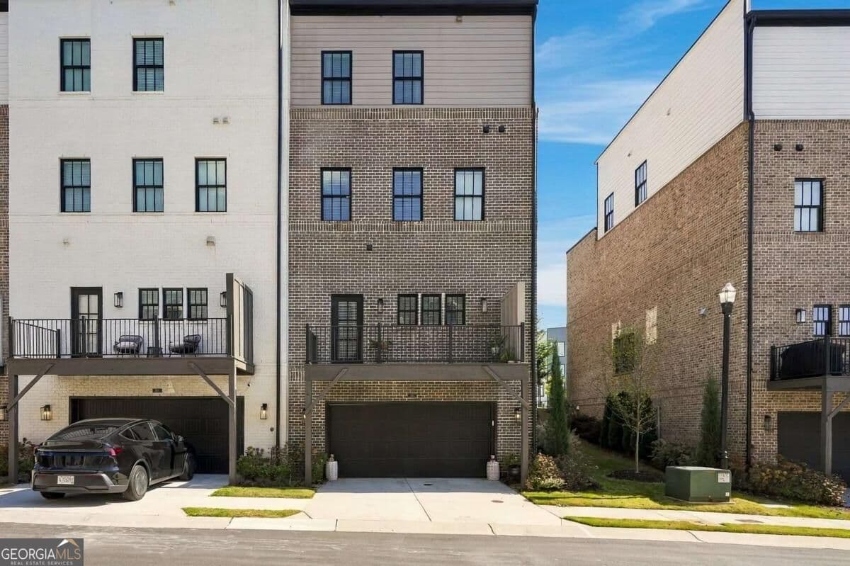 4 bedroom, 4.5 bathroom townhouse for sale at 340 Sugarview Road, Sugar Hill, GA 30518 — photo 3