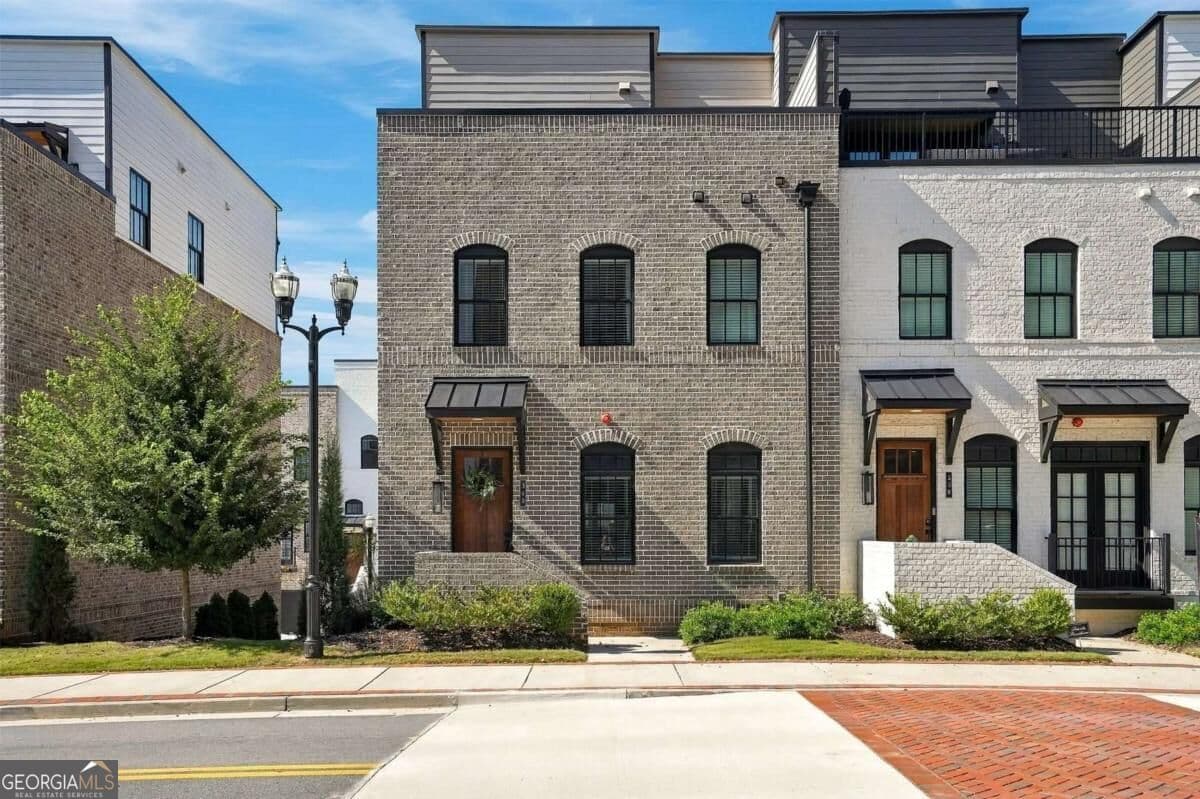 4 bedroom, 4.5 bathroom townhouse for sale at 340 Sugarview Road, Sugar Hill, GA 30518