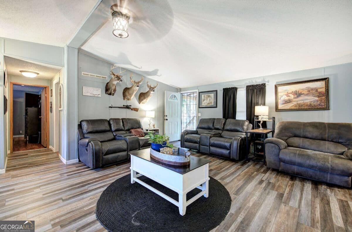 3 bedroom, 2 bathroom manufactured home,single family residence for sale at 1424 Abrams Road, Silver Creek, GA 30173 — photo 7