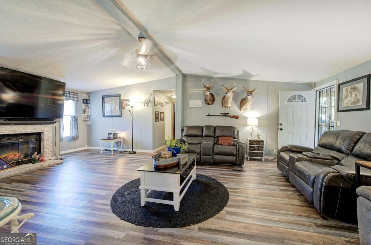 3 bedroom, 2 bathroom manufactured home,single family residence for sale at 1424 Abrams Road, Silver Creek, GA 30173 — photo 5