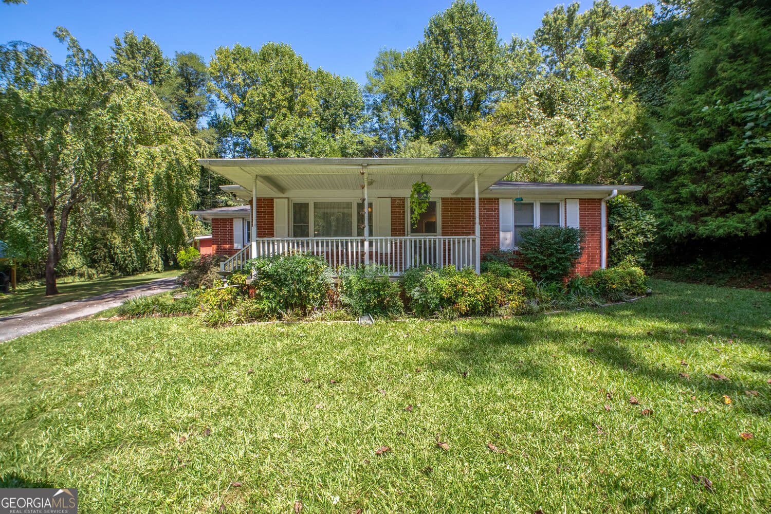 5 bedroom, 2 bathroom, 1,948 sq ft single family residence for sale at 256 Black Rock Mountain Parkway, Clayton, GA 30525 — photo 5