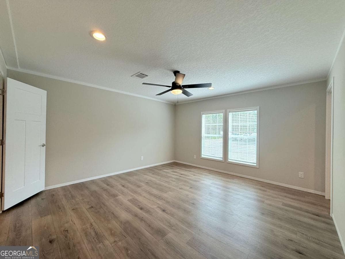 4 bedroom, 2 bathroom, 2,048 sq ft manufactured home,single family residence under contract at 5240 Owens Road, Blackshear, GA 31516 — photo 8
