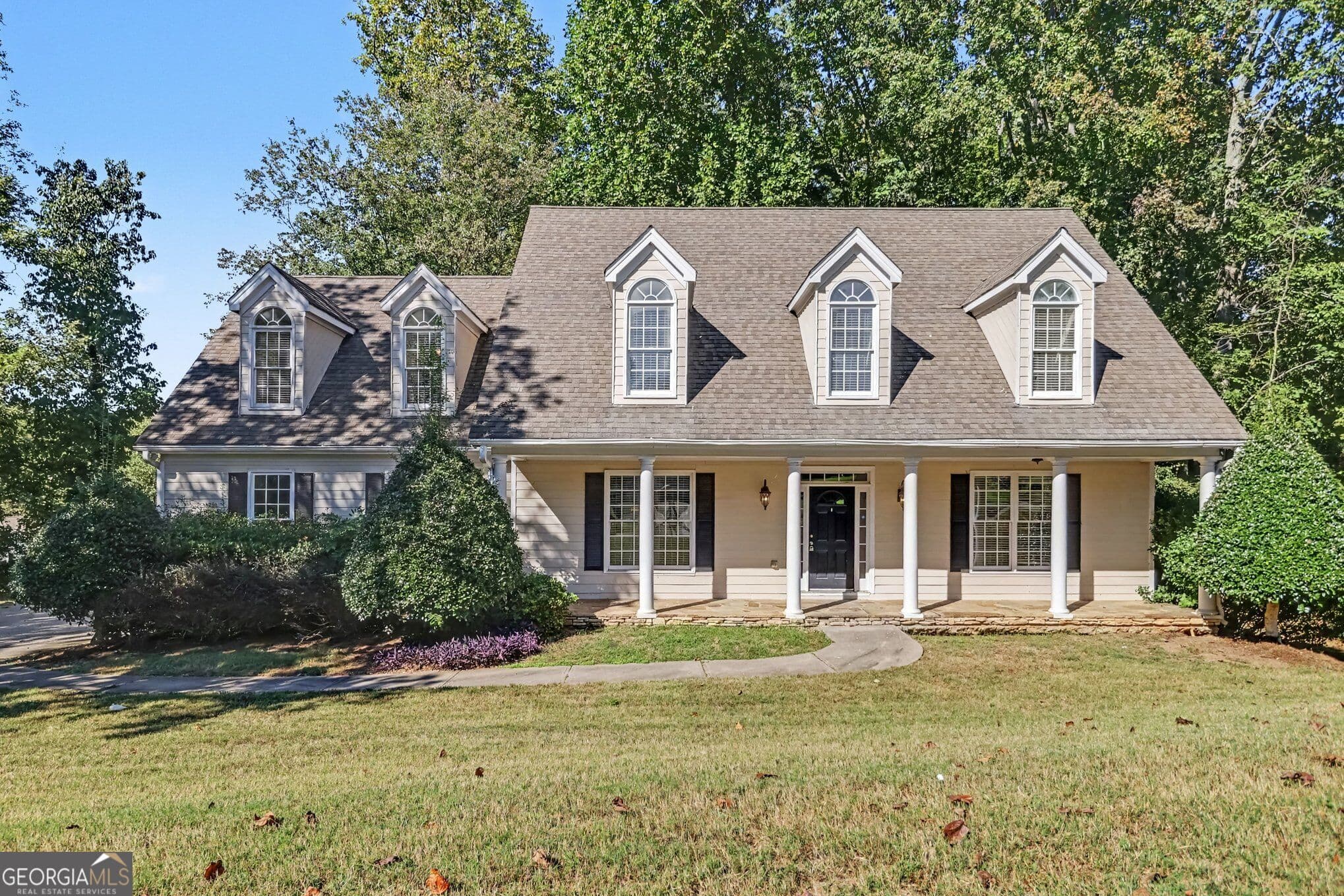 5 bedroom, 3 bathroom, 3,298 sq ft single family residence for sale at 2260 Misty Oaks Drive, Buford, GA 30519 — photo 2