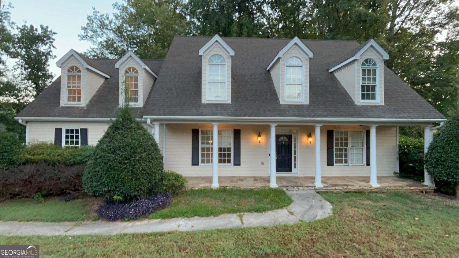 5 bedroom, 3 bathroom, 3,298 sq ft single family residence for sale at 2260 Misty Oaks Drive, Buford, GA 30519 — photo 1 of 28