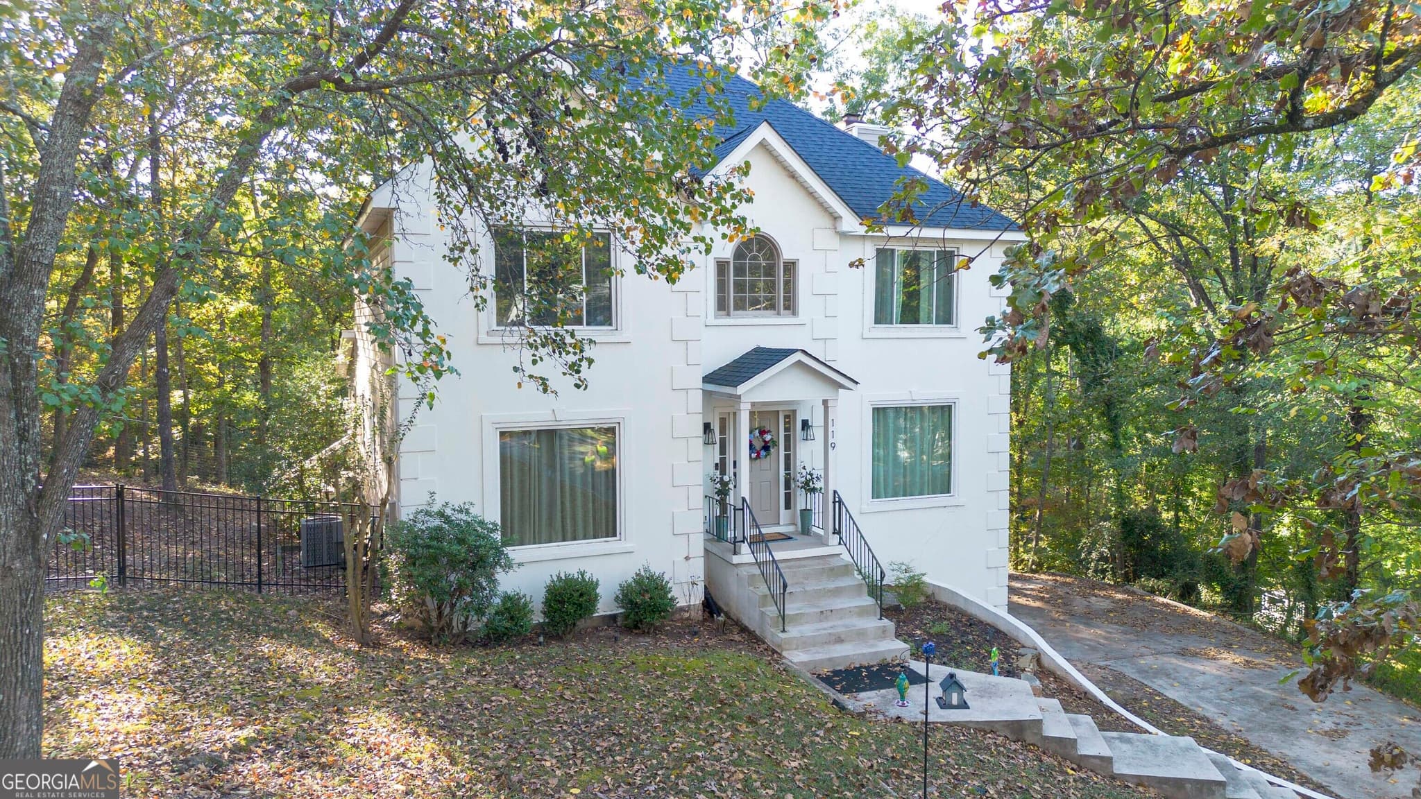 4 bedroom, 3.5 bathroom, 3,367 sq ft single family residence for sale at 119 Huntington Place, Macon, GA 31210 — photo 3