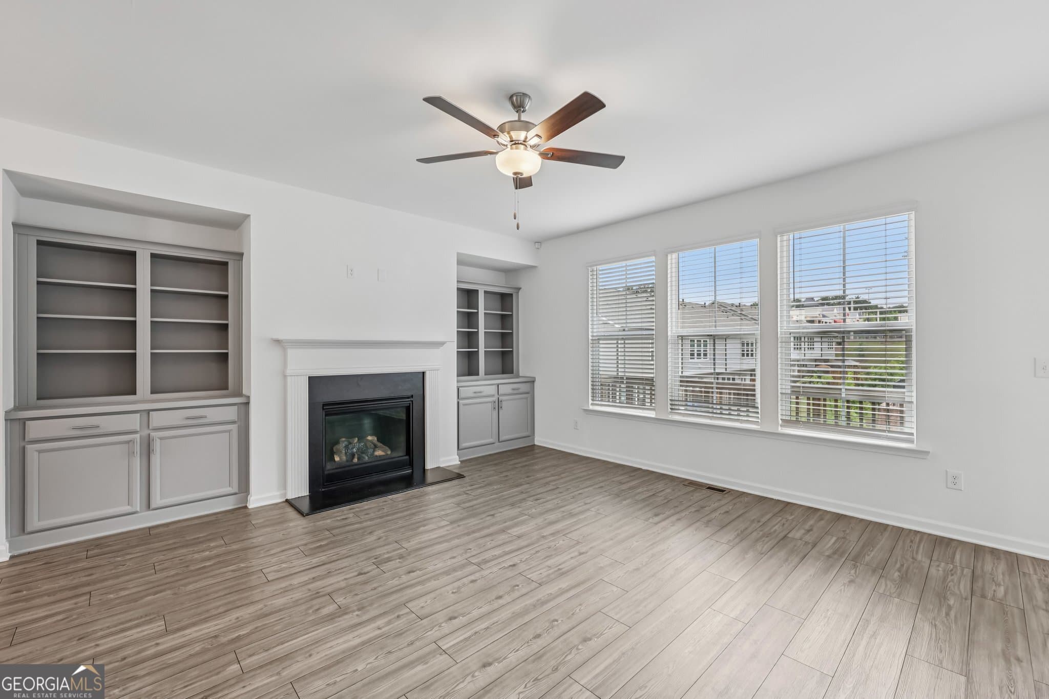 4 bedroom, 3.5 bathroom, 2,267 sq ft townhouse for sale at 377 Danville Avenue, Suwanee, GA 30024 — photo 10