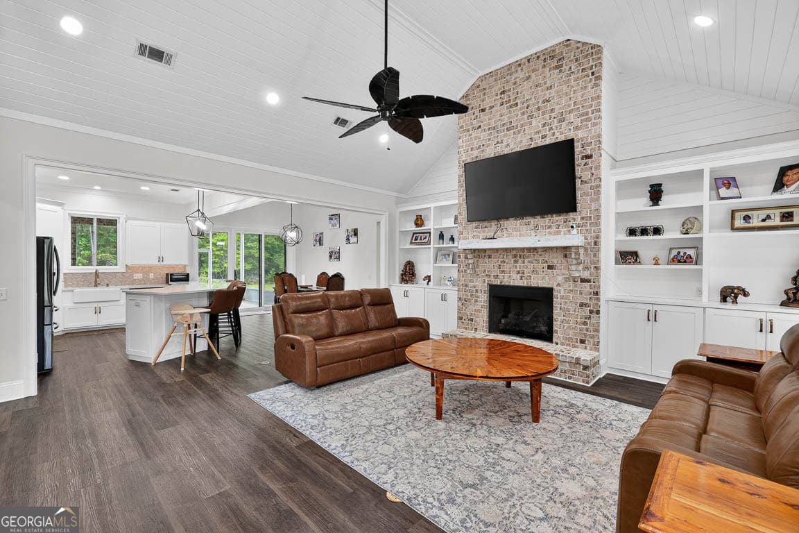 3 bedroom, 2.5 bathroom, 2,942 sq ft single family residence for sale at 211 Sanford Drive, Waverly, GA 31565 — photo 9