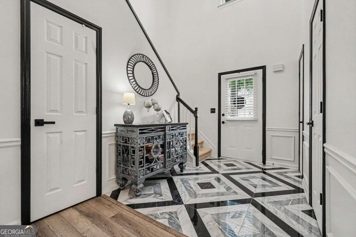 3 bedroom, 2.5 bathroom, 1,978 sq ft single family residence for sale at 2587 Alvecot Circle, Atlanta, GA 30339 — photo 6