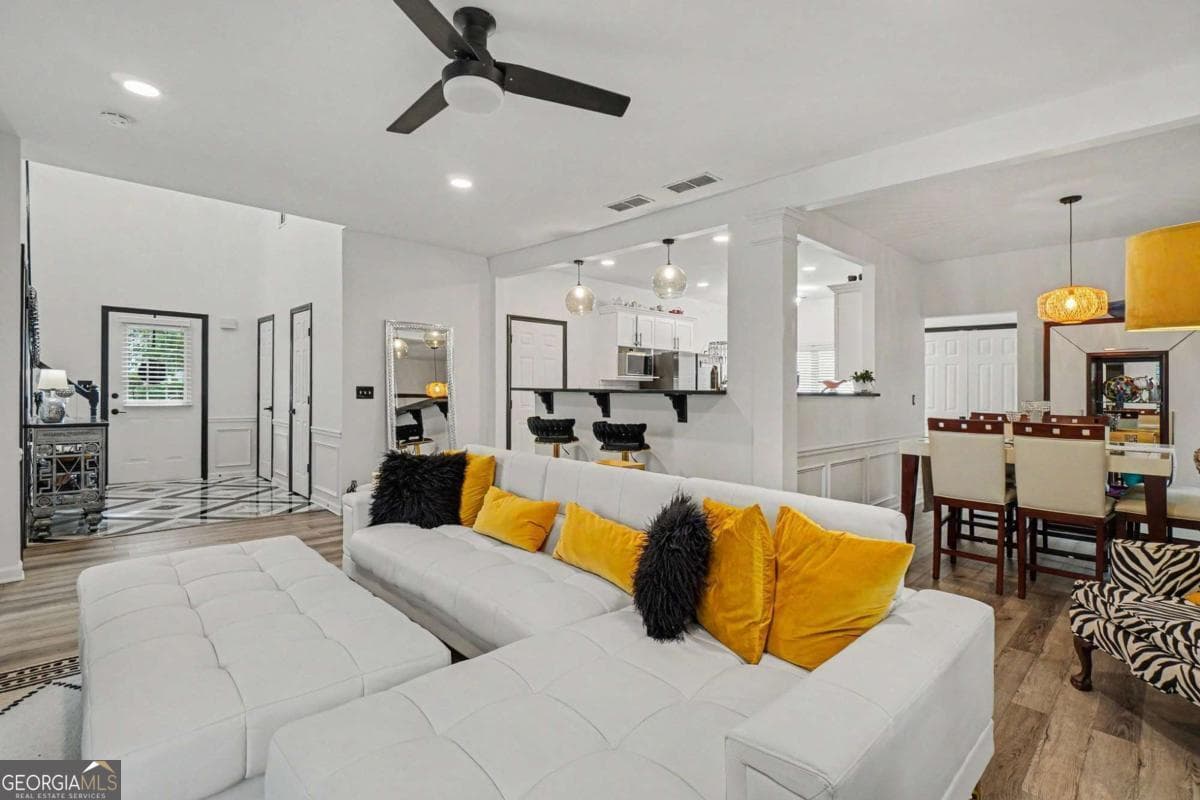 3 bedroom, 2.5 bathroom, 1,978 sq ft single family residence for sale at 2587 Alvecot Circle, Atlanta, GA 30339 — photo 9