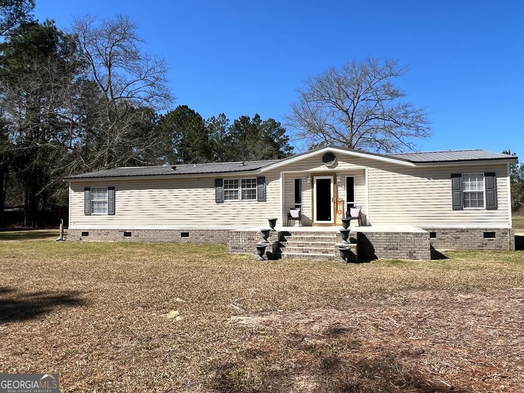 3 bedroom, 2 bathroom, 1,960 sq ft single family residence sold at 132 Creek Ridge Road, Claxton, GA 30417