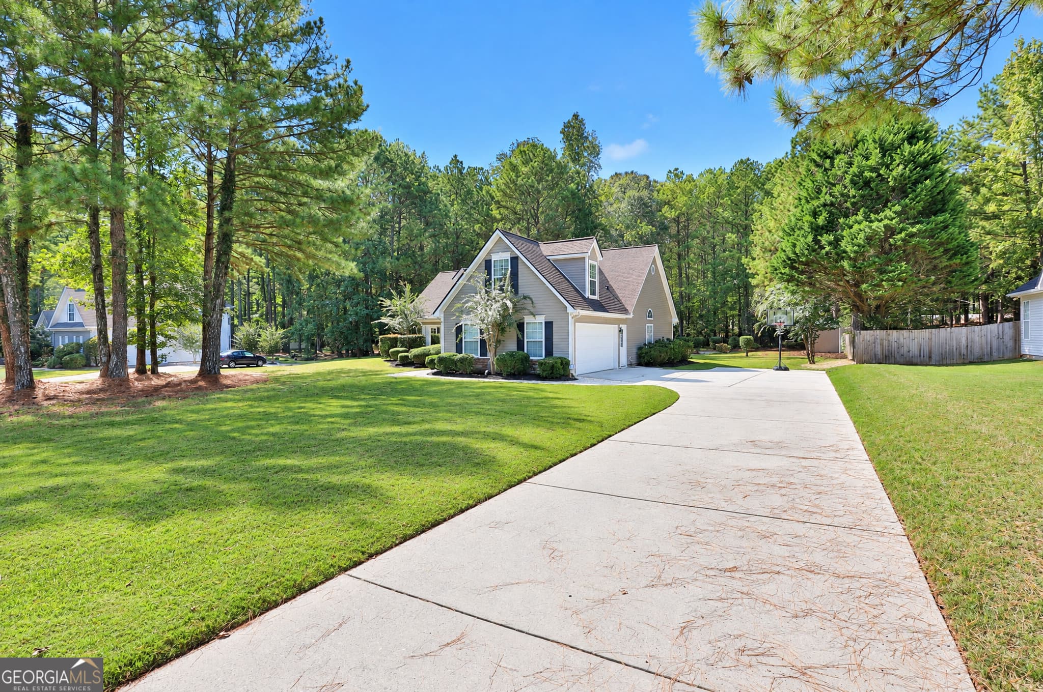 4 bedroom, 2 bathroom, 1,993 sq ft single family residence for sale at 311 Ivy Vale Court, Tyrone, GA 30290 — photo 3