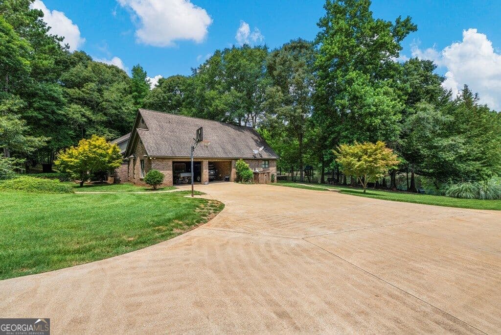 4 bedroom, 2.5 bathroom, 3,219 sq ft single family residence for sale at 877 Mckee Road, Waverly Hall, GA 31831 — photo 4