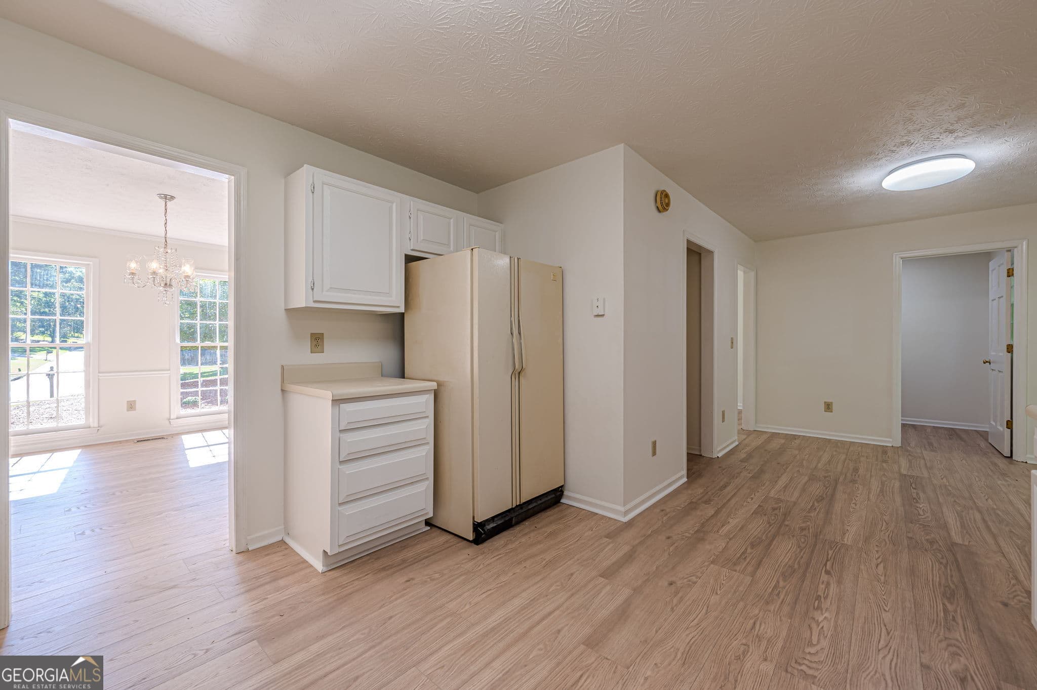 4 bedroom, 2.5 bathroom, 2,966 sq ft single family residence for sale at 2424 Tammeron Drive, Marietta, GA 30064 — photo 6