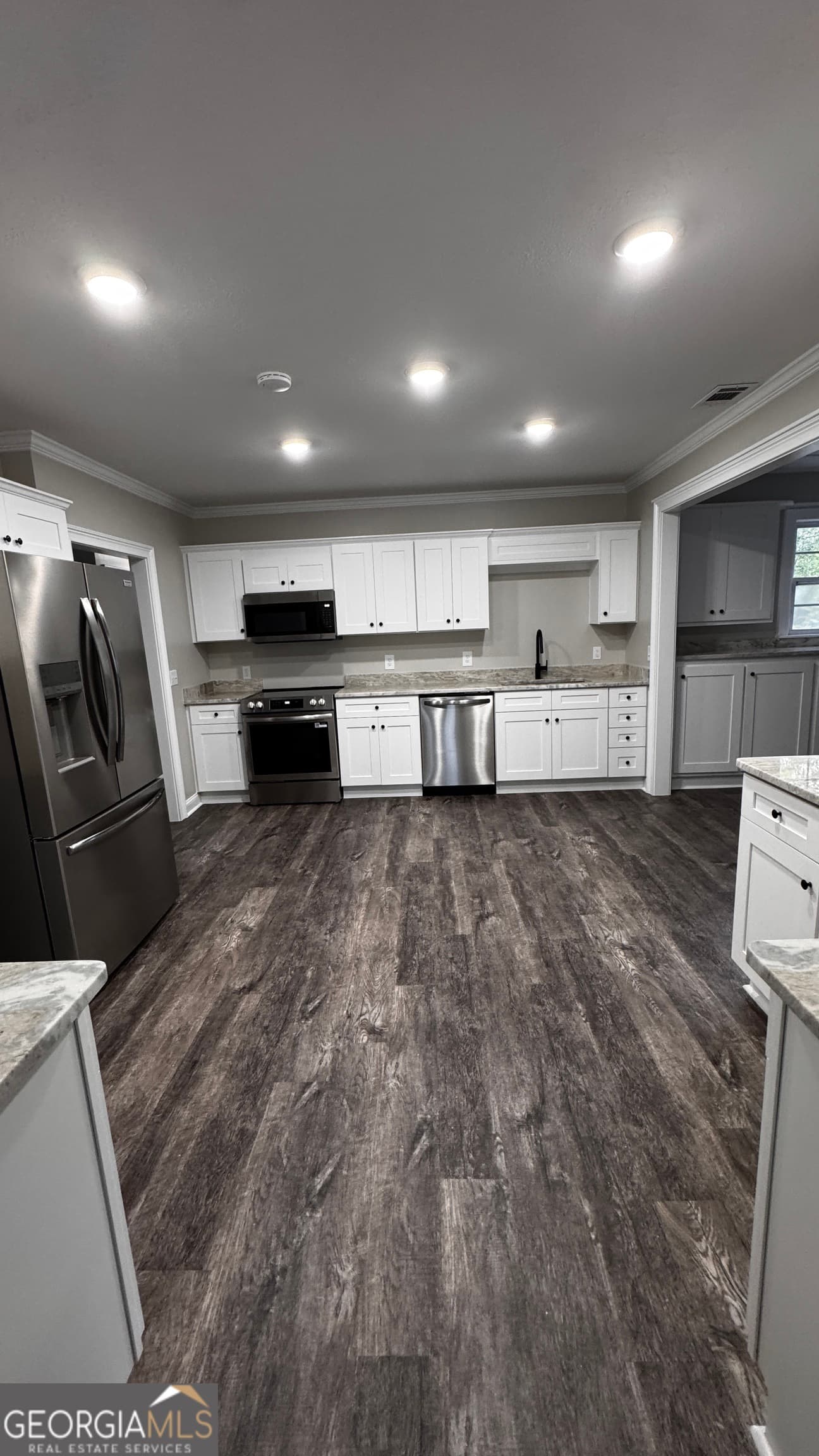 4 bedroom, 3 bathroom, 2,888 sq ft single family residence for sale at 123 Kennedy Street, Reidsville, GA 30453 — photo 4